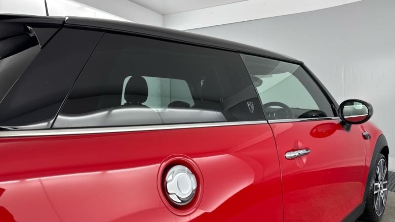 MINI Hatchback 2.0 Cooper S Exclusive 3dr Auto Petrol Hatchback